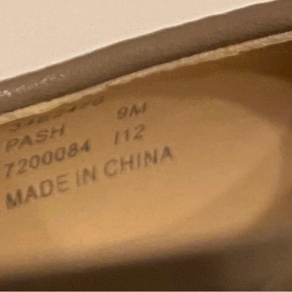 Calvin Klein Neon Spectator Color
Block Flat Shoes size 9 - Picture 6 of 10